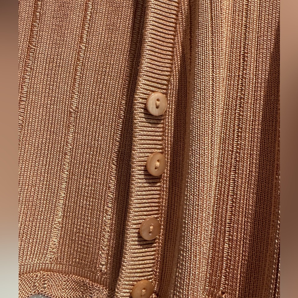 Shop Alexis - Picture 4 of 6